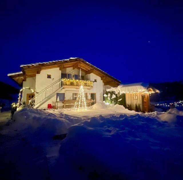 Stubaier Bauern Appartement Telfes im Stubai Buitenkant foto